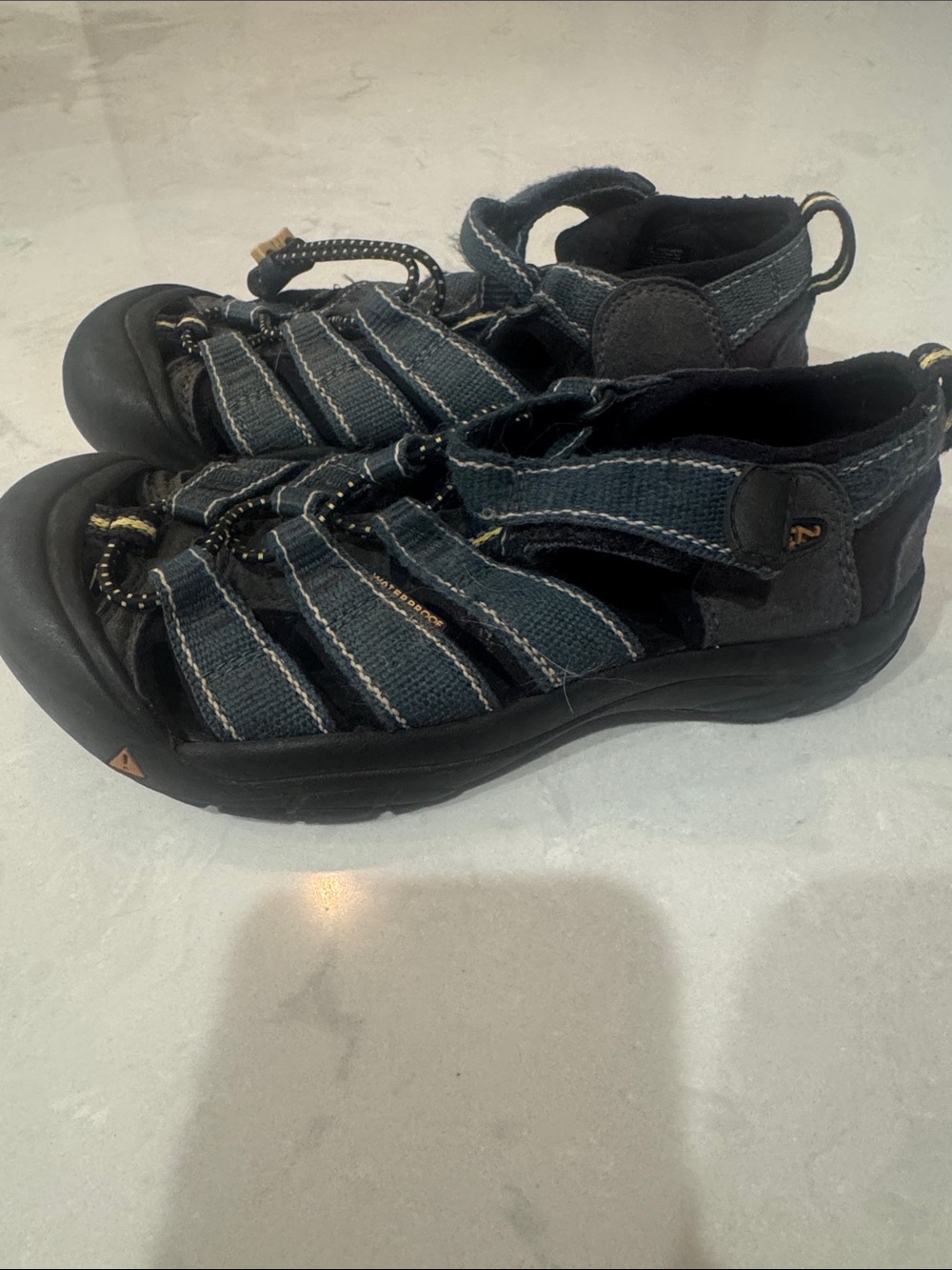 Keen Kids Navy Blue and Black Closed-Toe Sport Waterproof Sandals Size 2
